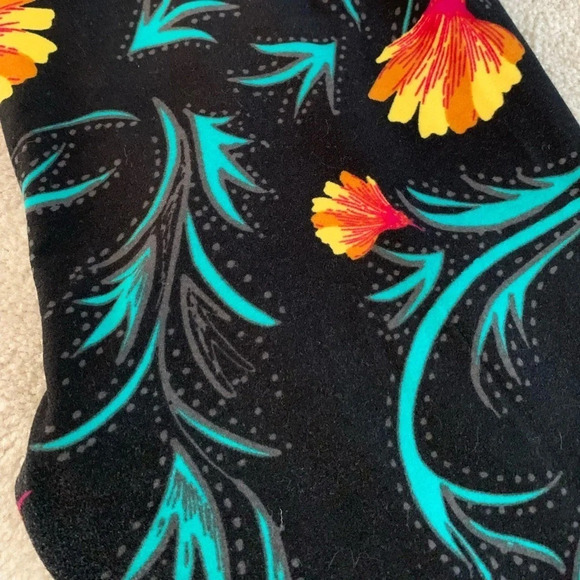 Like NEW LuLaRoe orange flower/dark teal leggings - Picture 2 of 15